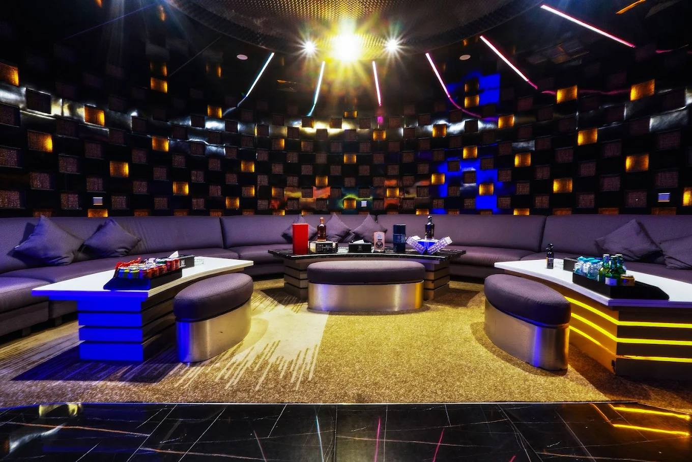 20-Tempat-Karaoke-Surabaya-Terdekat-Dan-Murah.webp 
